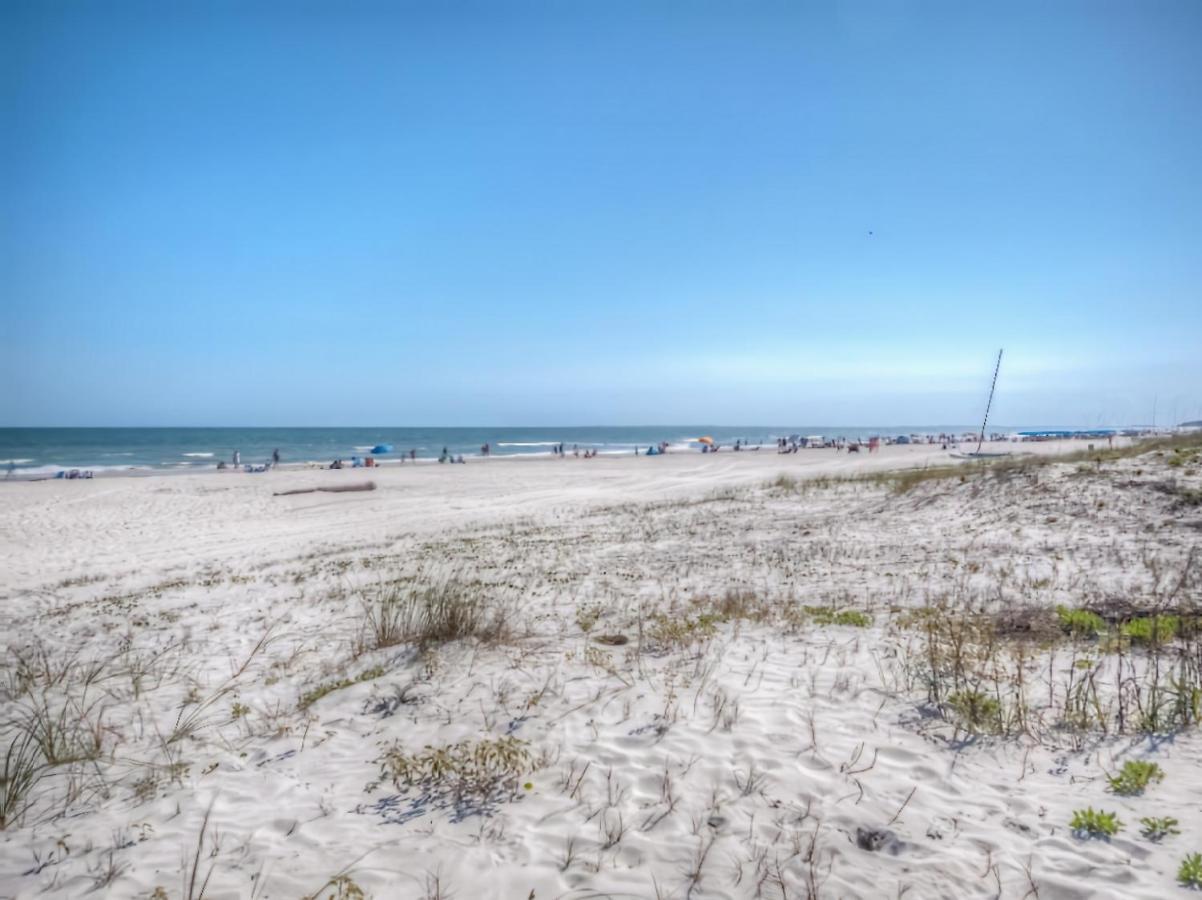 Apartahotel Ocean Dunes #111, In Coligny Beach, 43 S Forest Dr, Hilton Head Sc, Oceanfront Condo, Heated Pool, By Vacation Hhi *