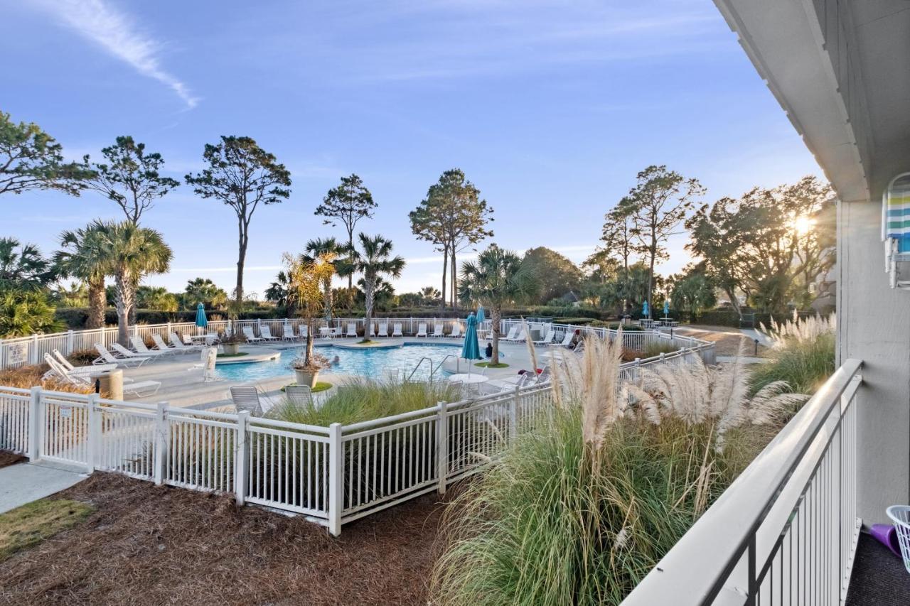 Apartahotel Ocean Dunes #111, In Coligny Beach, 43 S Forest Dr, Hilton Head Sc, Oceanfront Condo, Heated Pool, By Vacation Hhi Hilton Head Island