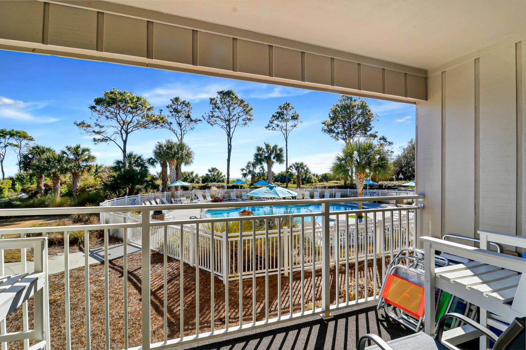 Apartahotel Ocean Dunes #111, In Coligny Beach, 43 S Forest Dr, Hilton Head Sc, Oceanfront Condo, Heated Pool, By Vacation Hhi *